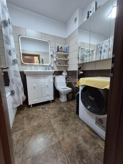 3 camere cu loc de parcare - Bucurestii Noi - 2