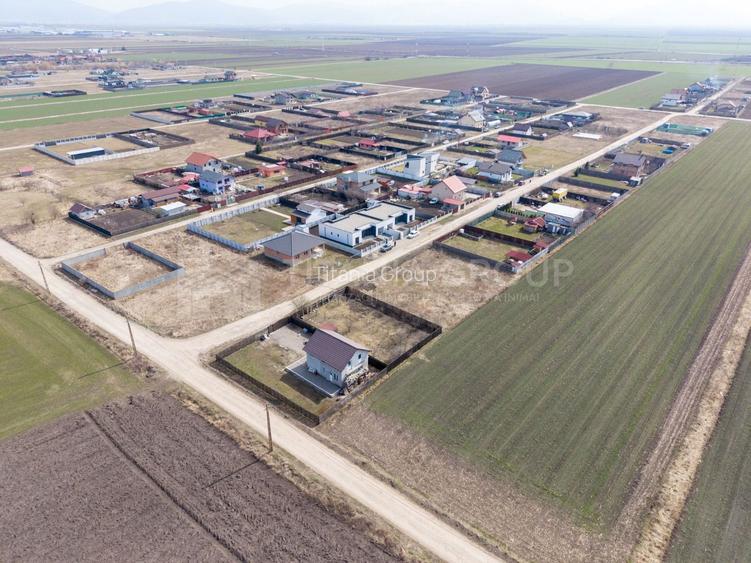 Teren 500 mp, împrejmuit, curent și internet pe teren, cu proiect și autorizație - 18