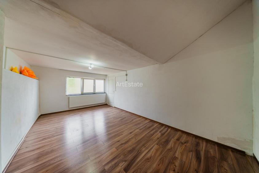 Casă de vânzare Șeitin, Locuință + spațiu comercial + mansardă, zonă centrală - 10