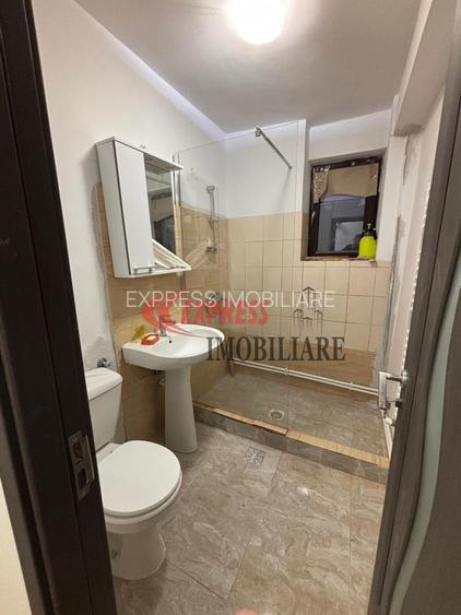 Piata Victoriei, Banu Manta, Centrala - 2