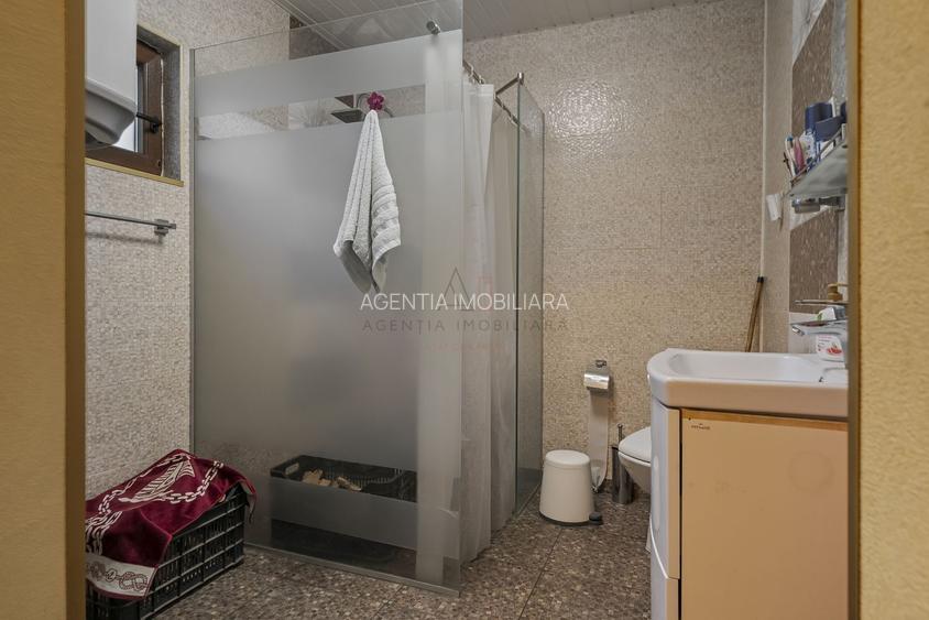 COMISION 0% | 2 Case cu Spatiu Comercial | Teren 1019mp | 540 eur/mp - 13