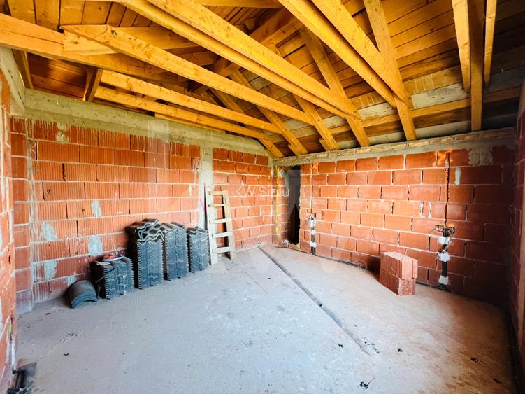 Casa unifamilială mare 5 cam, garaj, curte. Întabulată. Fughiu Oradea - 24