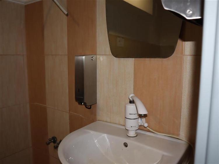 Spatiu comercial, parter, 16 metri vitrina
