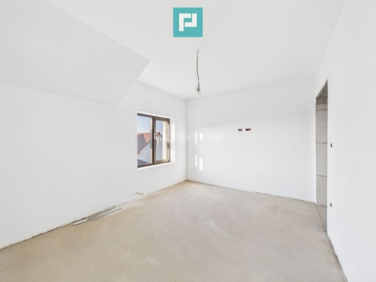 Casa cu 5 camere in Livada - 23