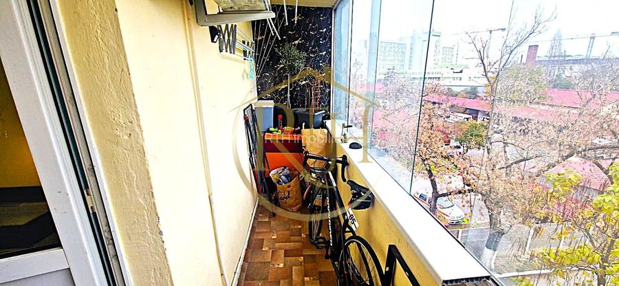 Vand apartament cu 4 camere in zona spitalul judetean,comision ,,0'' - 15