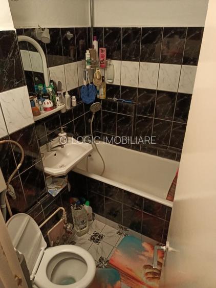 Garsoniera renovata, semimobilata zona Craiter - 3