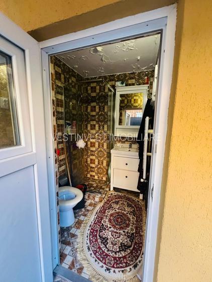 Casa cu teren , ULTRACENTRAL , singur in curte - 6