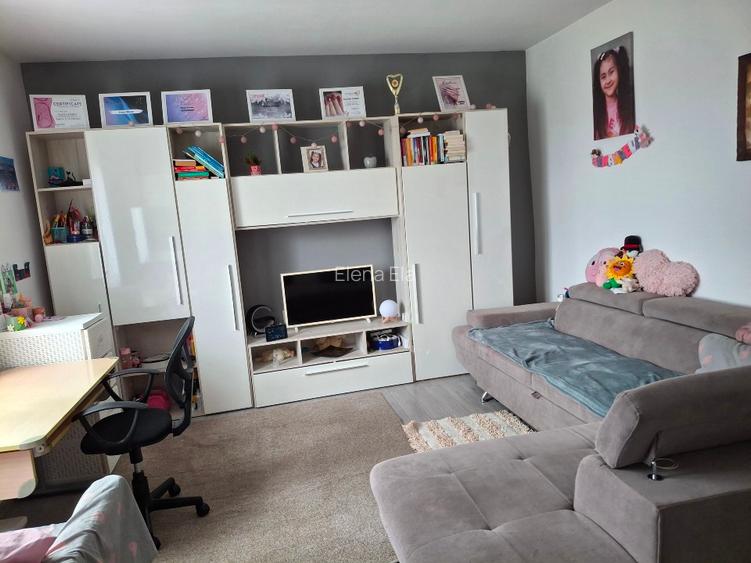 Casa de vânzare ,recent renovata.  - 4