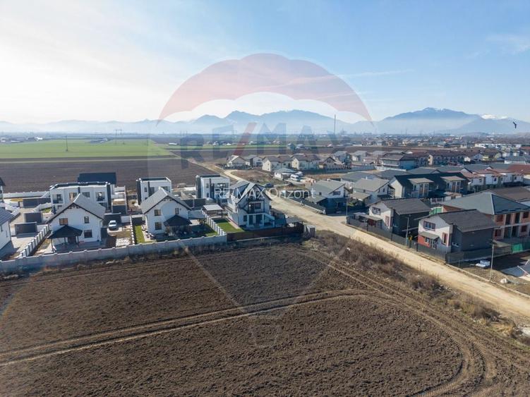 Proprietate speciala, cu destinatii multiple, Sanpetru/ Harman! - 38