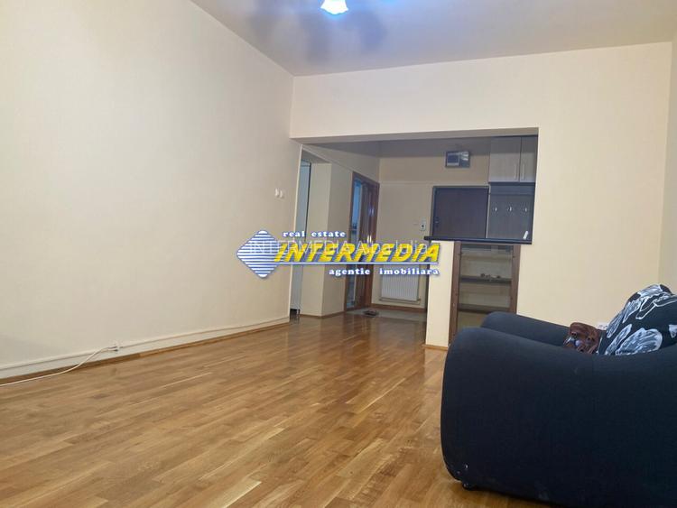 Apartament cu 3 camere Deco Foste proprietati CETATE Piata Finisat Nemobilat - 9