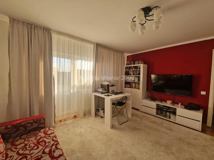 zona Aradului bloc izolat termic, foarte bine impartit, pe doua parti,  mobilat - 8