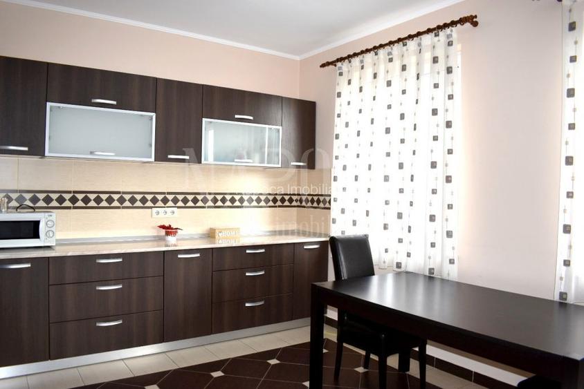 Casa 6 camere de vanzare in Sanmartin - 3