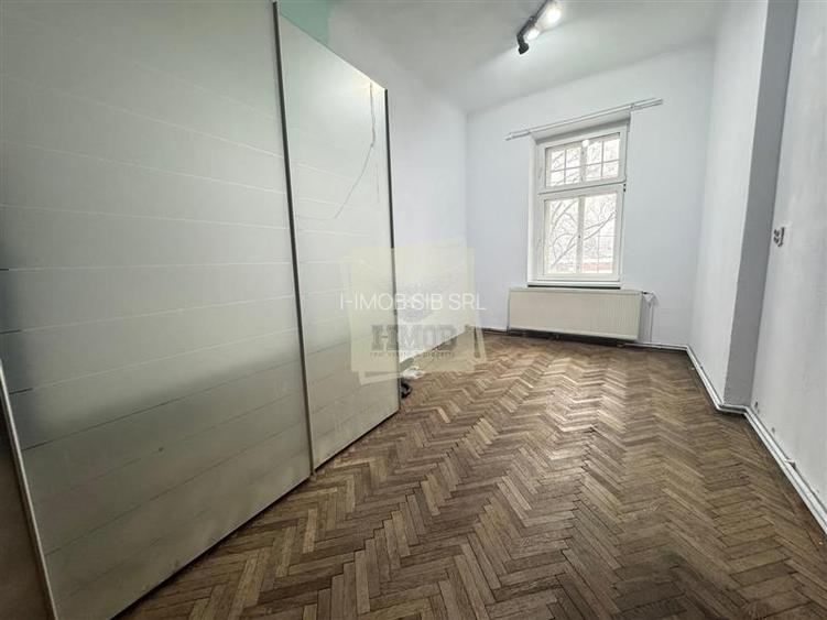 Apartament cu 4 camere 2 bai si balcon in zona Ultracentrala - 14