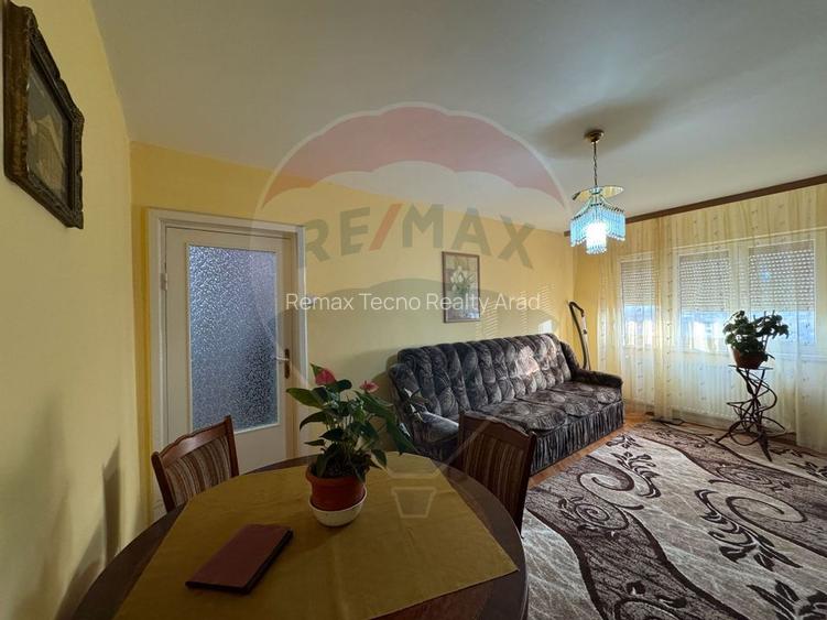 Apartament decomandat 3 camere -centrala proprie  zona Lebada - 7