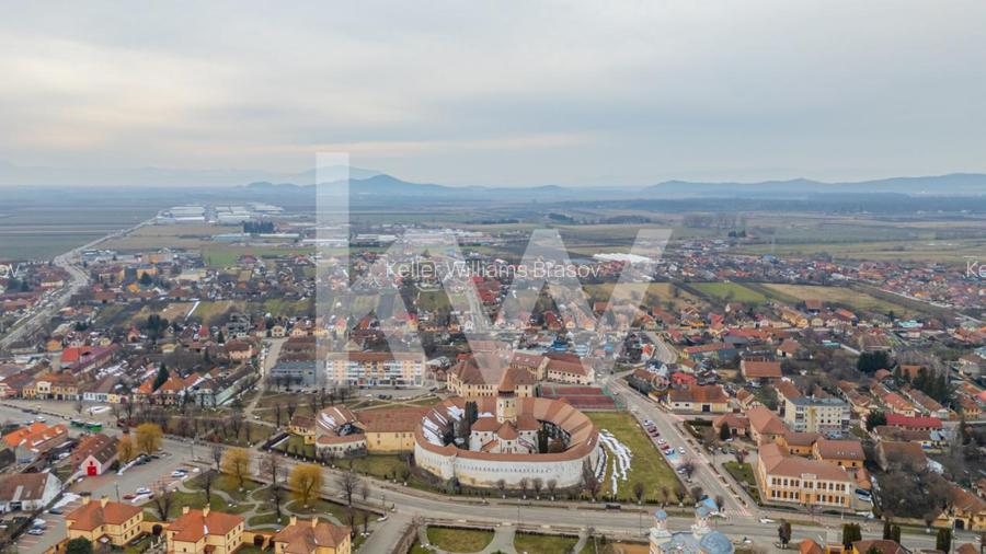 Proiect de restaurare langa Cetatea Prejmer,  casa si teren de 5.458 mp - 8