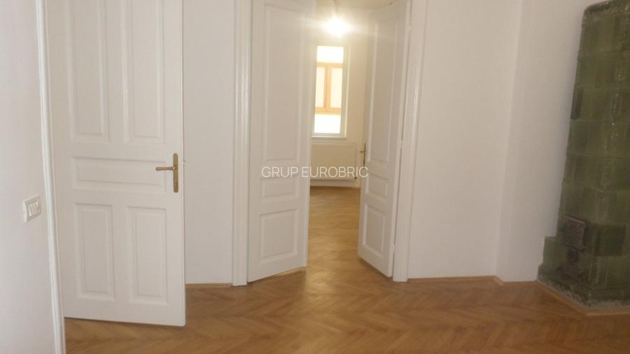 CASIN, AVERESCU, parter in VILA, LUX, nemobilat, utilat, curte mare, superb - 16
