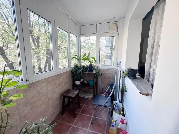 3 camere | mobilat | imobil 1983 | metrou 5 min | comision 0 - 7