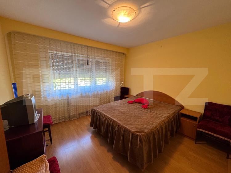 Apartament de 2 camere, decomandat, etaj intermediar, zona Casa Shaorma  - 3