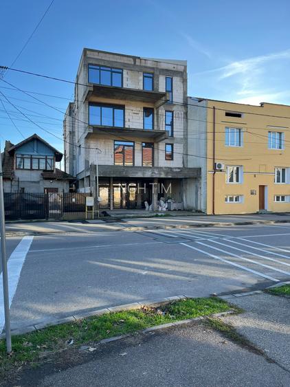 OPORTUNITATE. Clădire S+P+3 cu functiuni mixte și poziție avantajoasă. - 4