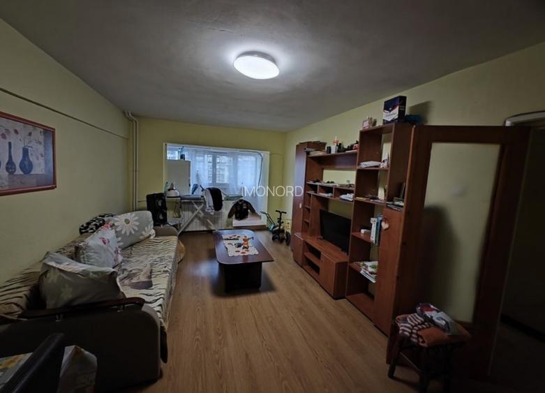 Vânzare apartament de 3 camere Bulevardul Unirii - 2