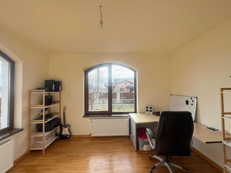 Casă individuală de vânzare în Moșnița Nouă – Comision 0% - 3