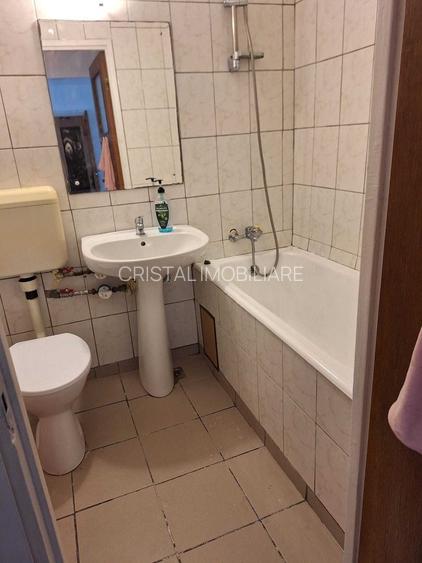 Închiriere Apartament cu 3 camere Titan, langa metrou 1 Decembrie, renovat - 4