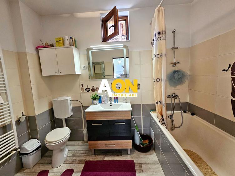 Casa 4 camere, mobilata, utilata, 593 mp teren, zona Centru