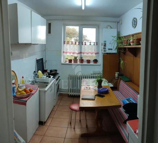 Apartament 2 camere în zona DETUNATA