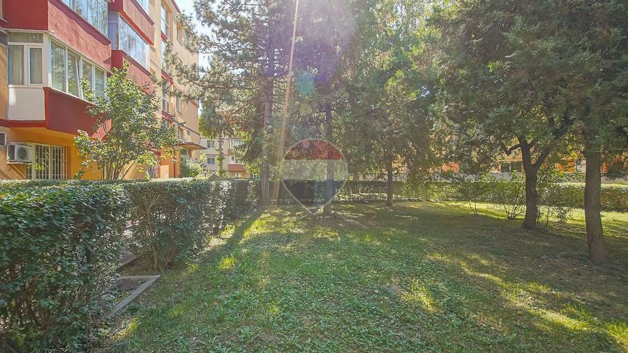 Apartament de două camere langă parc, Centrul Civic