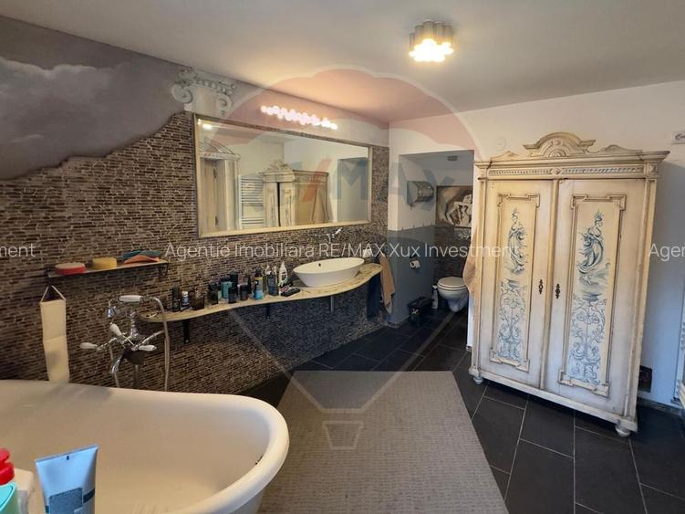 Reședință cu farmec aparte în inima Cisnădioarei - 6