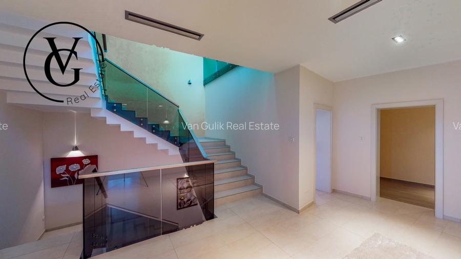 Vila unica in  Statiunea Mamaia- vedere la mare si lac - 11