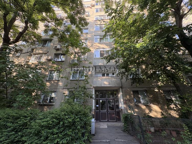 Apartament cu 3 camere - Centrală proprie - Metrou Apărătorii Patriei - 17