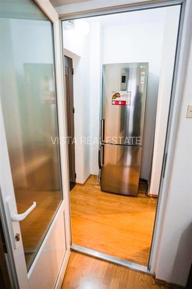 Garsoniera luminoasa, mobilata si utilata, etaj intermediar . Zona Tractorul, Co - 4