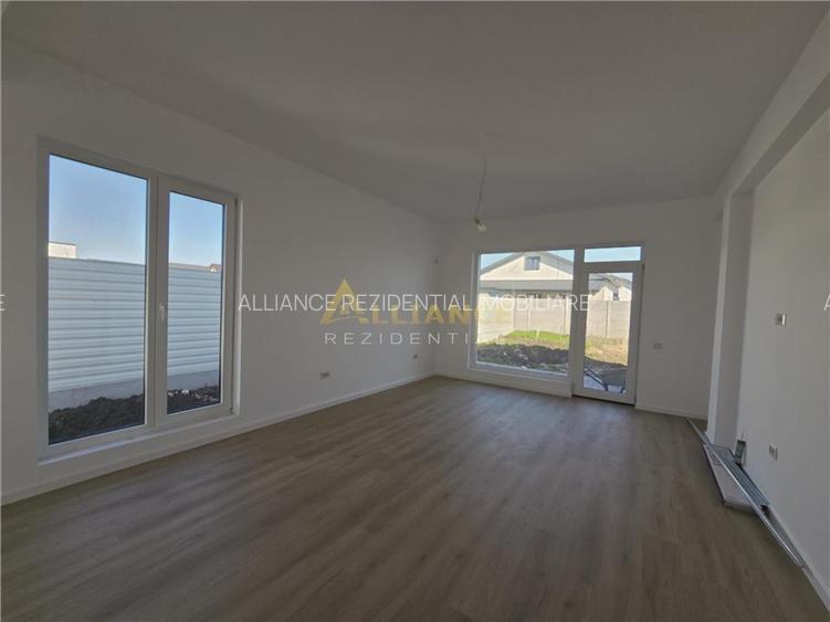 Casa parter- placa de beton- str asfaltata- 4 camere - 2