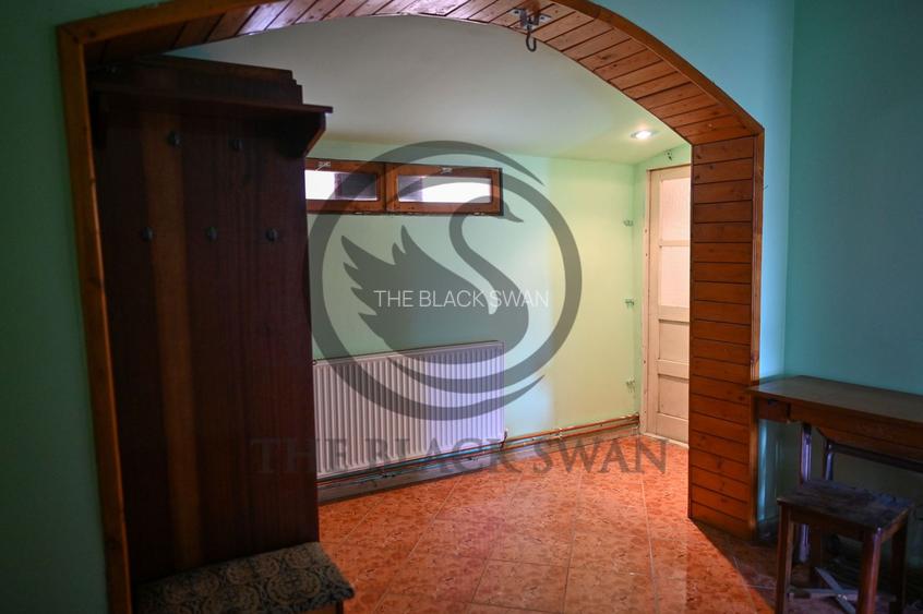 Casa cu 7 camere de vanzare | Zona Centrala, Baicoi | Comision 0% - 17