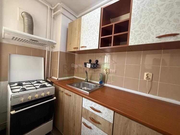 Garsonieră Astra – parter înalt, poziționată pe mijloc, cu beci și baie renovată - 4