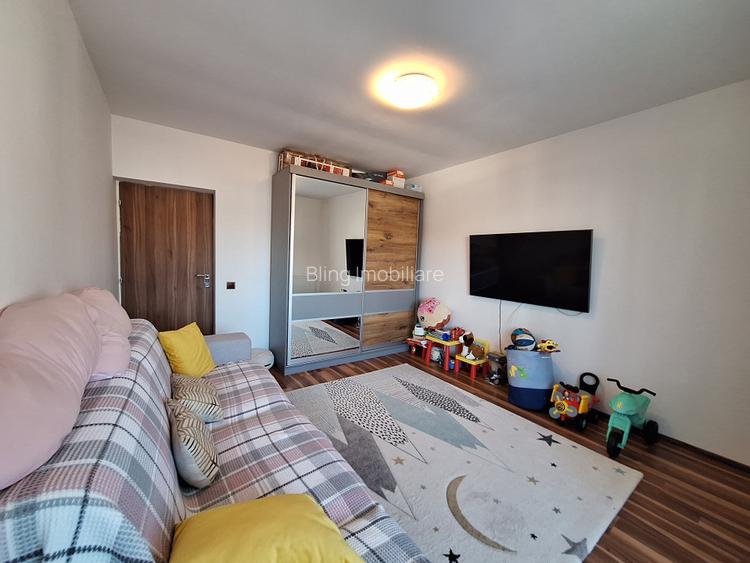 Apartament cu 2 camere, decomandat, 2 balcoane, zona Porii - 5