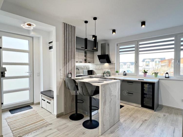 Casa noua 4 cam. moderna, mobilata si utilata, curte. 10 min. de Sibiu  - 16