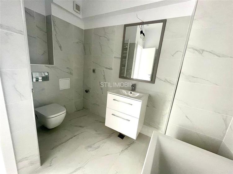 1 CAM COMISION 50 % (225 EURO) ,CENTRU, PARCARE,UNIREA TOWERS - 17