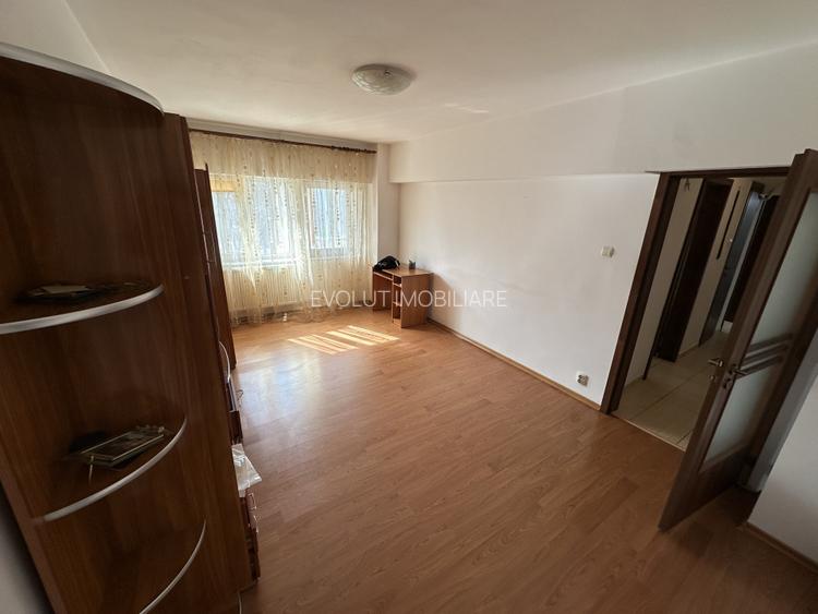 Mircea Cel Batran Md Vedere la Parc 2 camere etaj 3 - 3