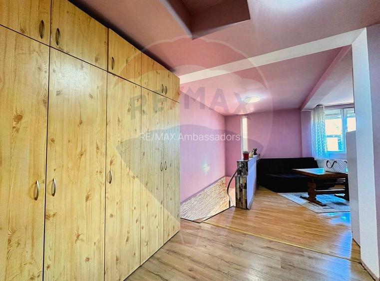 Casă / Vilă cu 5 camere de vânzare în zona Cetatii - 8