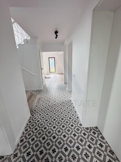 Casă premium complet utilata 5 camere 3 bai teren 427 mp în Cisnădie