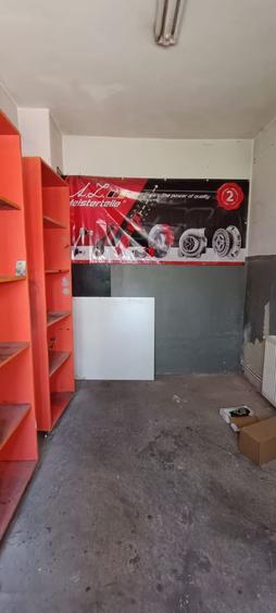 Proprietate cu 2 hale si casa la inchiriat,teren 1350mp
