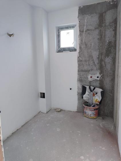 FARA COMISIOANE casa 5 camere 2 bai P+E+pod terasa beci camera tehnica la cheie