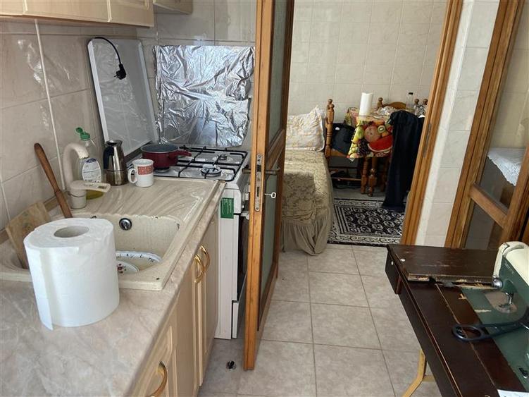 Apartament 2 camere , zona ultracentrala - Piata Moldovei , et 2 , decomandat ,