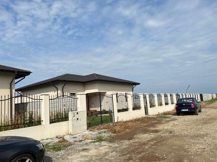 Domnesti- Proprietar, 2 loturi alaturate de 600mp fiecare lot