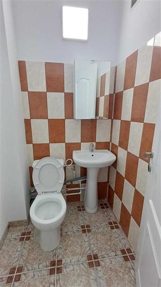 Apartament spatios cu 3 camere - Centru, Targu Cucu