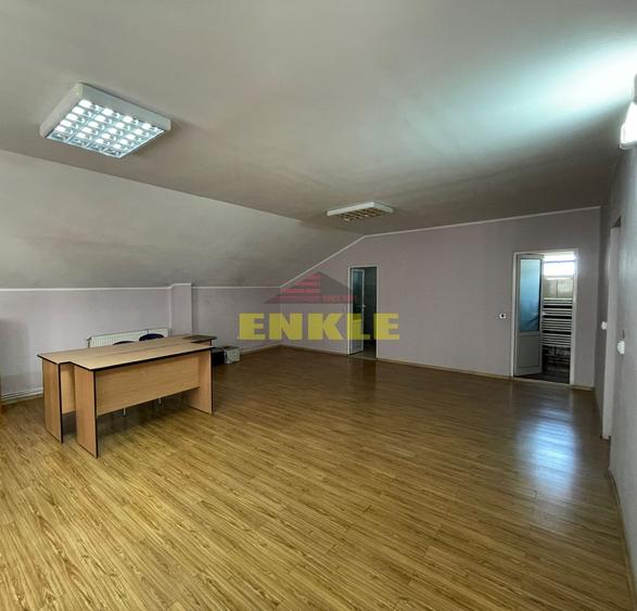 De vânzare: Hală industrială cu anexă birouri/apartament