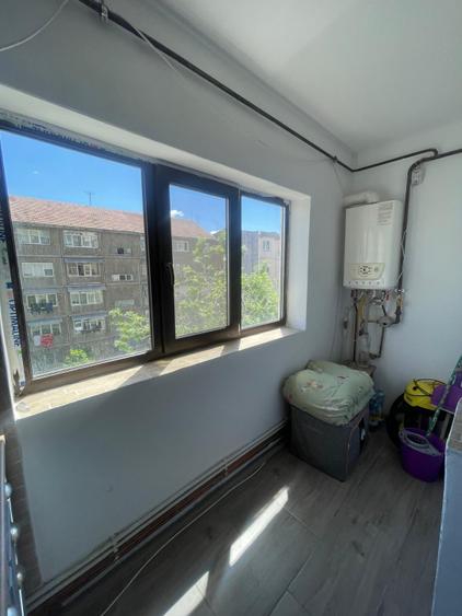 Garsoniera decomandata, 34 mp, etaj 3, zona Craiovita Noua