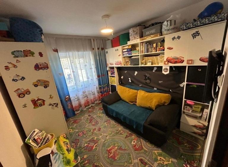 3 camere- Pacurari Alphabank - 65 mp- etaj 6- 155000 euro
